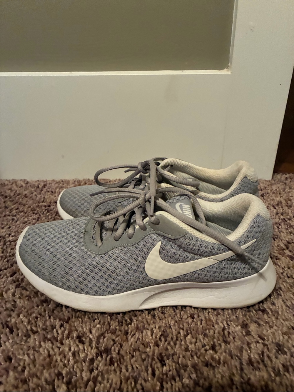 Nike Women's Light Gray Mesh Running Sneakers with White Swoosh